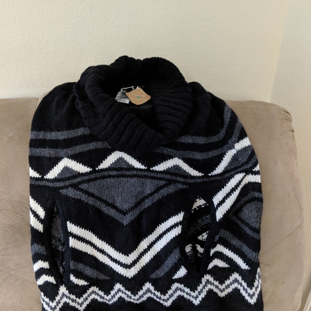 BCBG sweater poncho